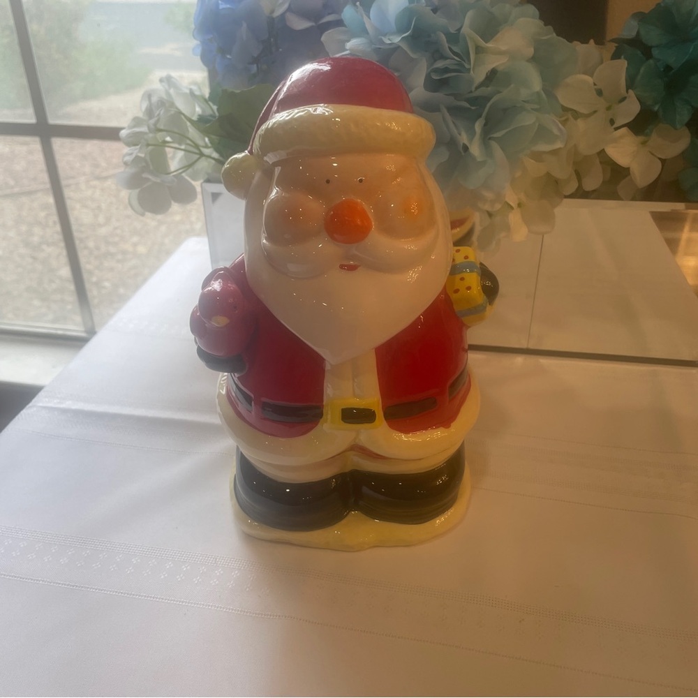 Vintage Santa Cookie Jar.